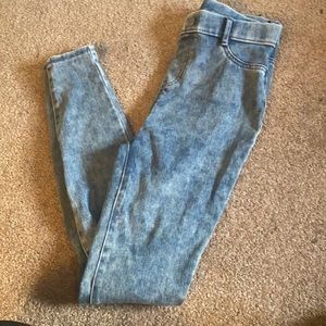 Donating 11/1 Acids wash jeggings